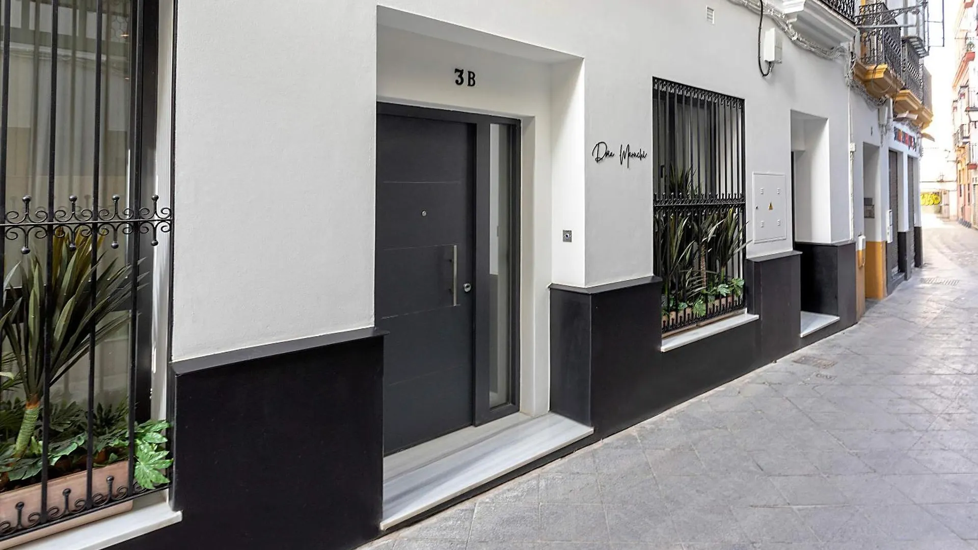 Genteel Home Lagar Seville 0*,  Spain